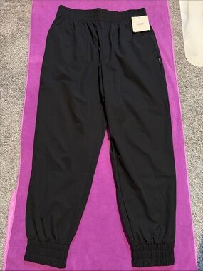 NWT 🖤 Calvin Klein Women’s Black Elastic Cuff Joggers. Size Medium